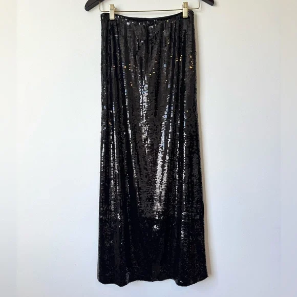 WeWoreWhat New Years Eve Straight Sequin Skirt in Black - Picture 5 of 12